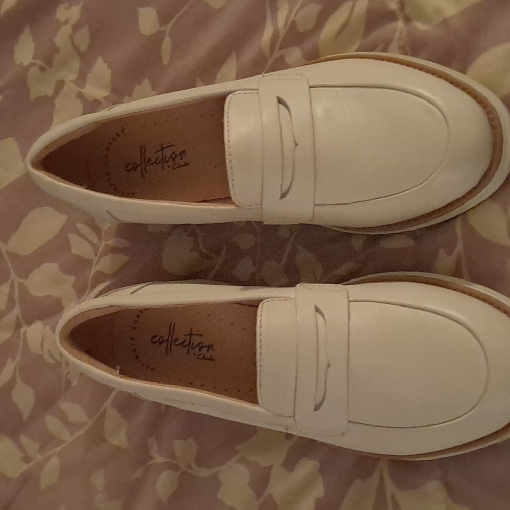 Size 5 Clark's penny loafers